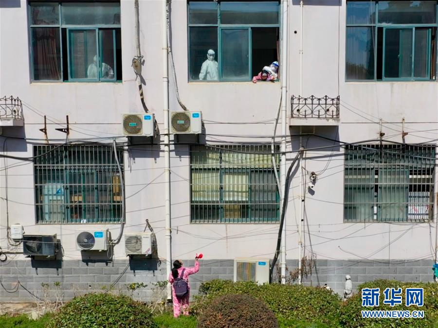 （社會(huì )）（4）“&lsquo;護士媽媽&rsquo;麻煩再幫我照顧孩子14天”